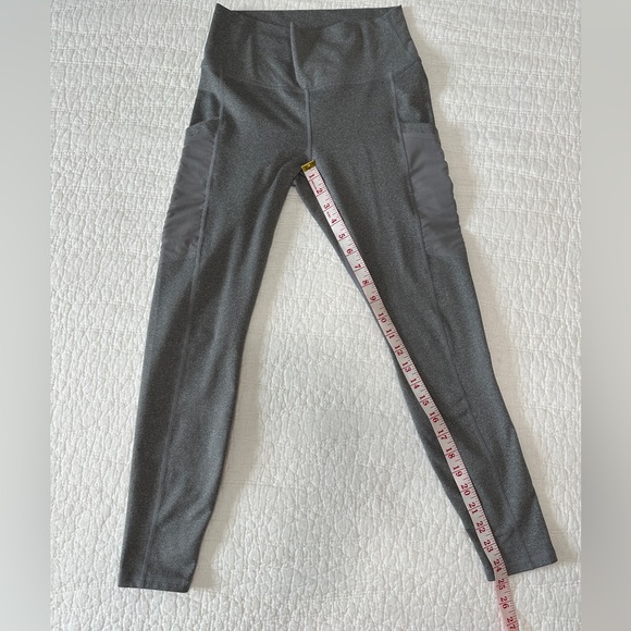 Fabletics on the go Powerhold Grey Leggings - Picture 4 of 8